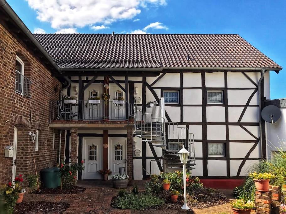 Obergeschosswohnung Mit Ausblick เมเคอร์นิค ภายนอก รูปภาพ